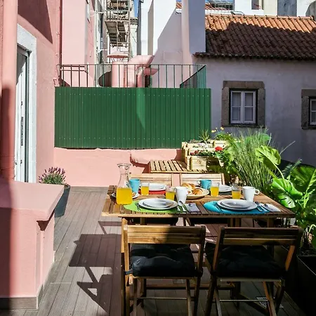 Hip Tailor Made Flat In Bairro Alto Apartament