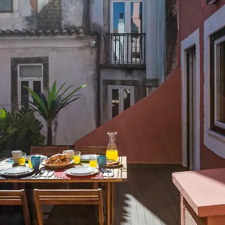 Hip Tailor Made Flat In Bairro Alto Апартаменти Лісабон