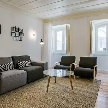 Hip Tailor Made Flat In Bairro Alto Лісабон