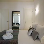 Hip Tailor Made Flat In Bairro Alto Lisboa