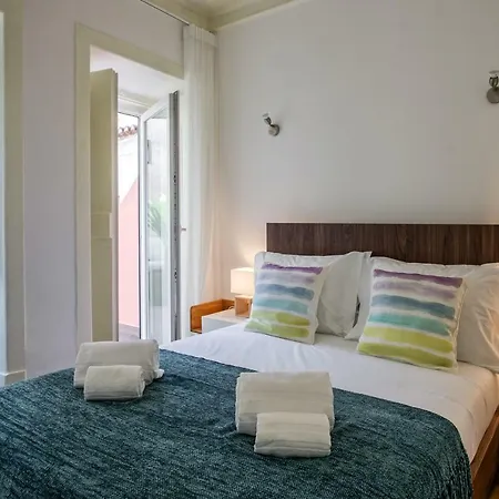 Hip Tailor Made Flat In Bairro Alto Appartamento